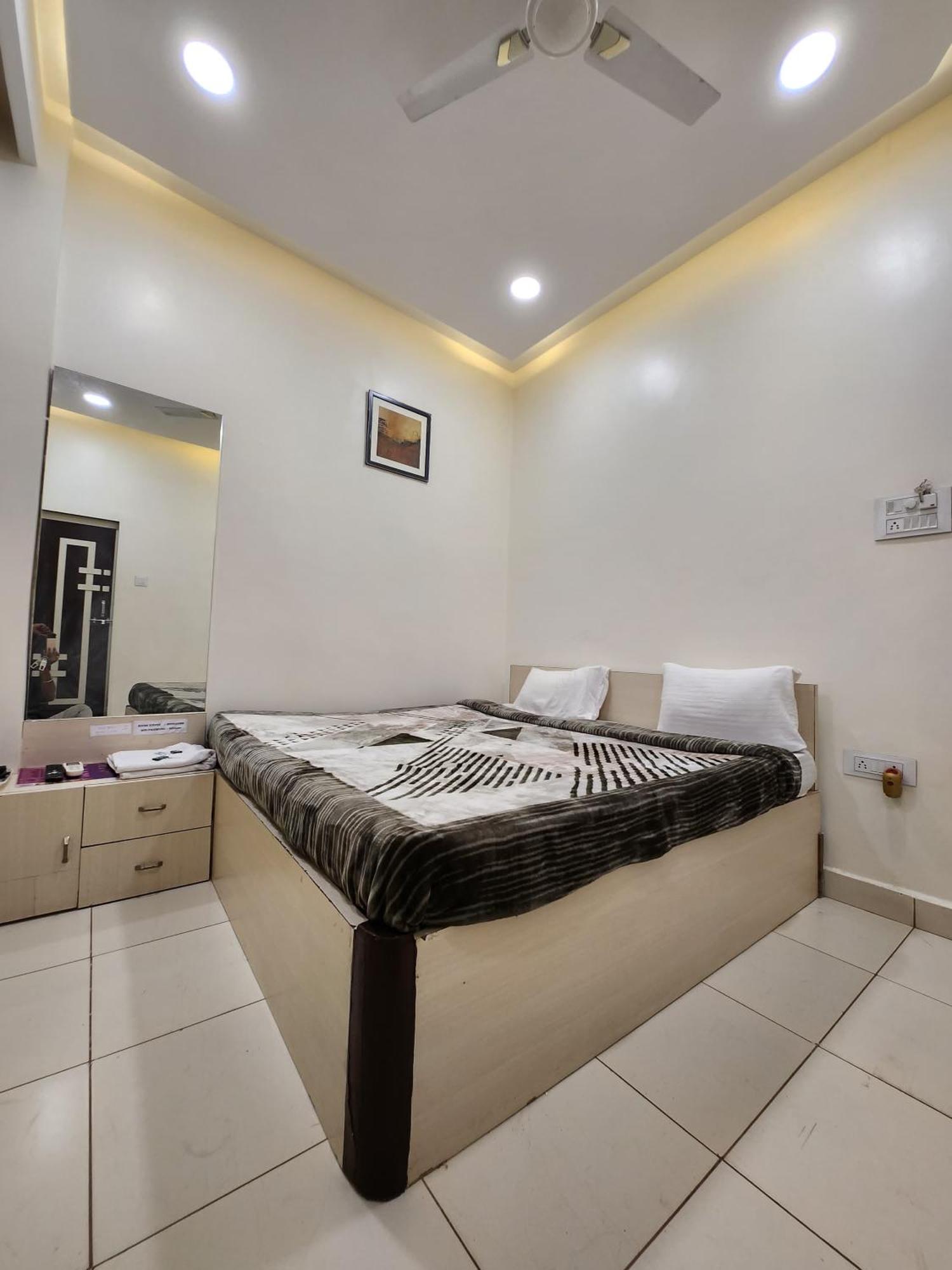 Hotel Anantshree Ujjain Exterior photo